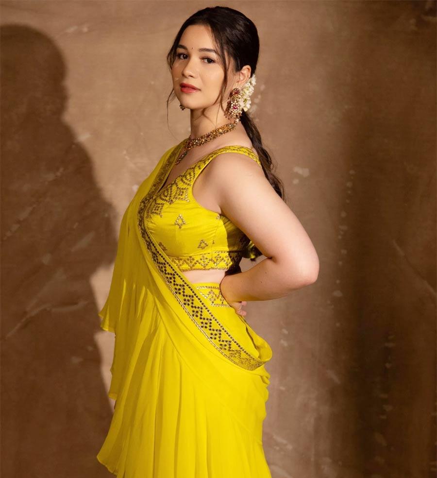 Sara Tendulkar steals hearts in a saree