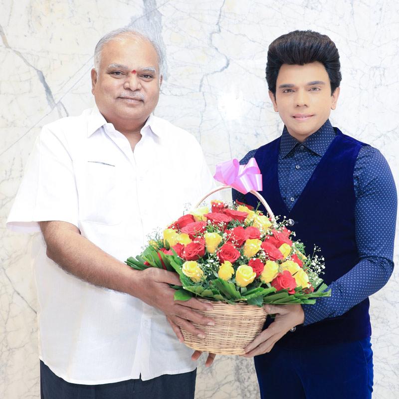 Saravanan's 'The Legend' extravagant release in Telugu
