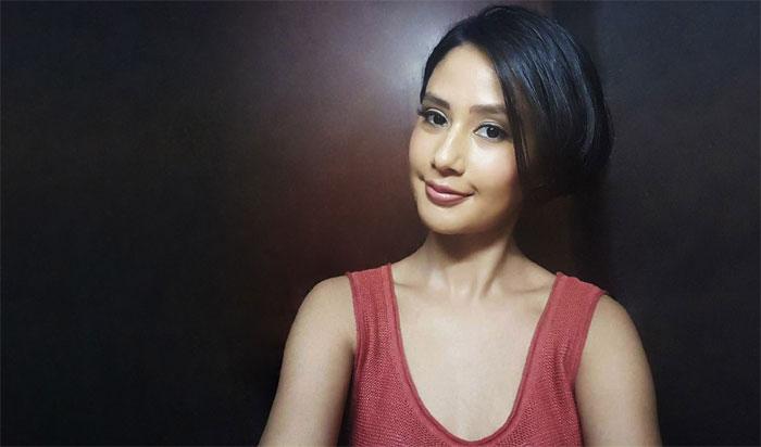 Airtel Girl In Awe Of Mahesh, Vijay
