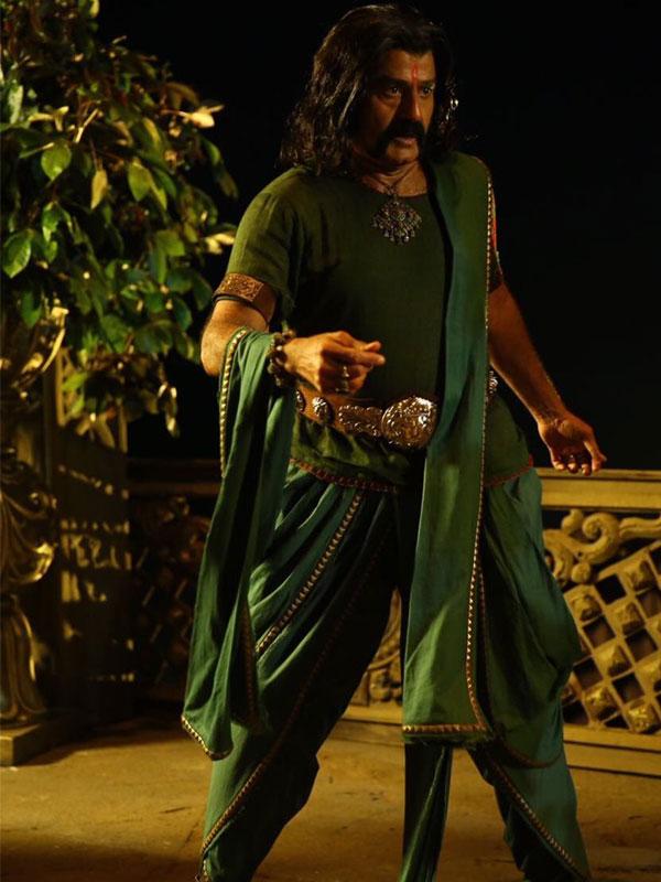 Satakarni Bedazzles in Green!