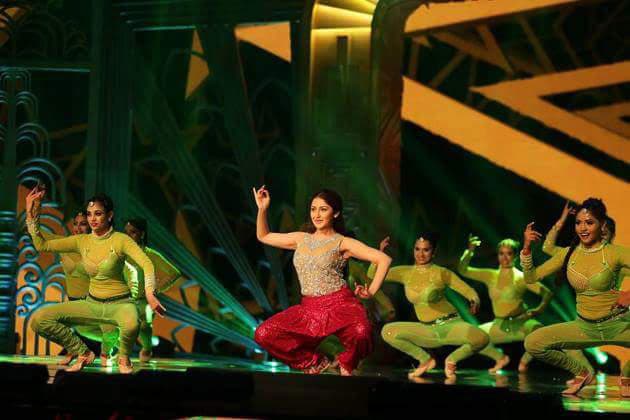 Akhil Heroine Shocks with Veena Step