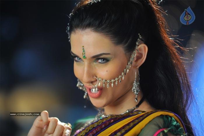 Bahubali Item Girl Marrying!