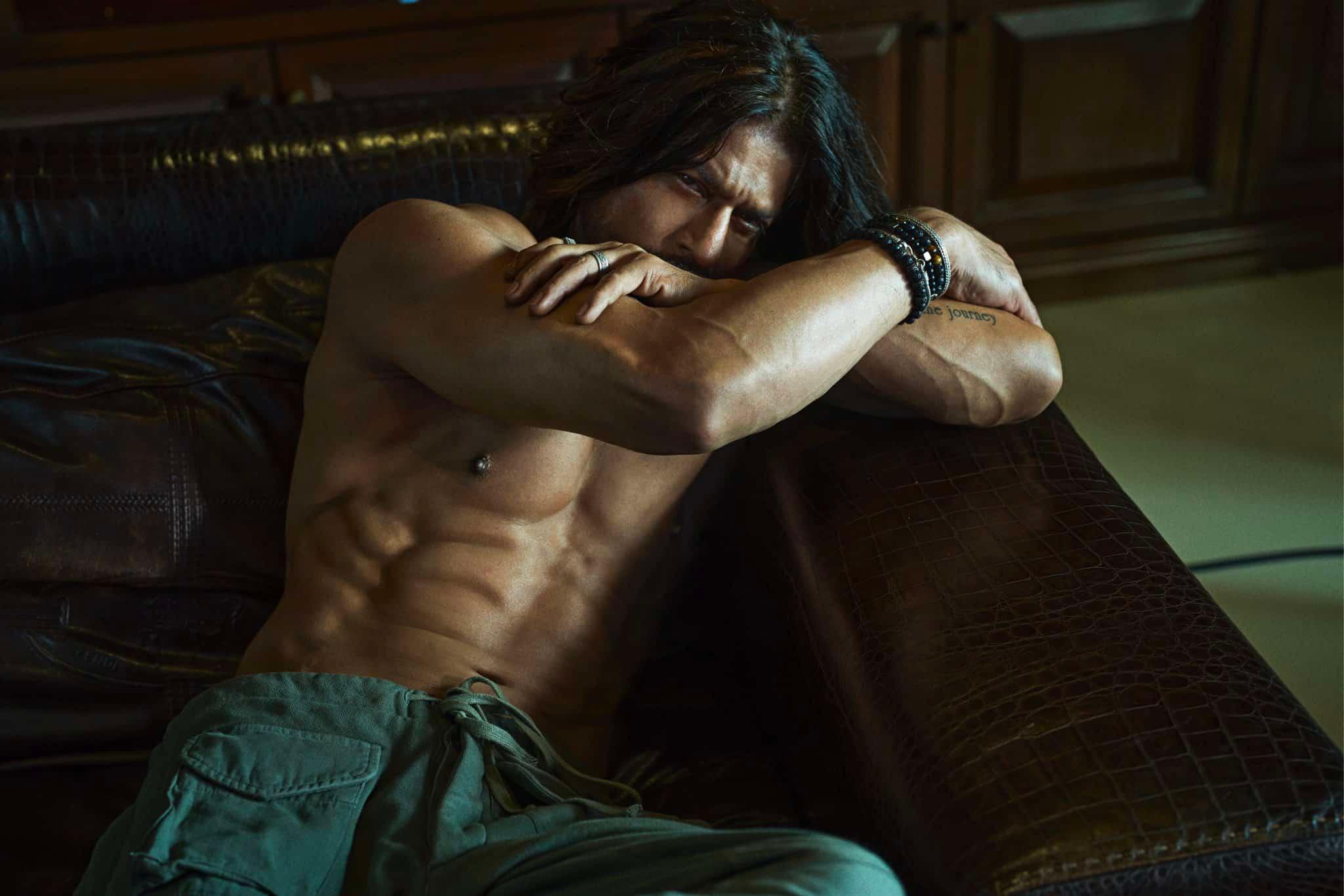 Shah Rukh Khan fires six pack salvo