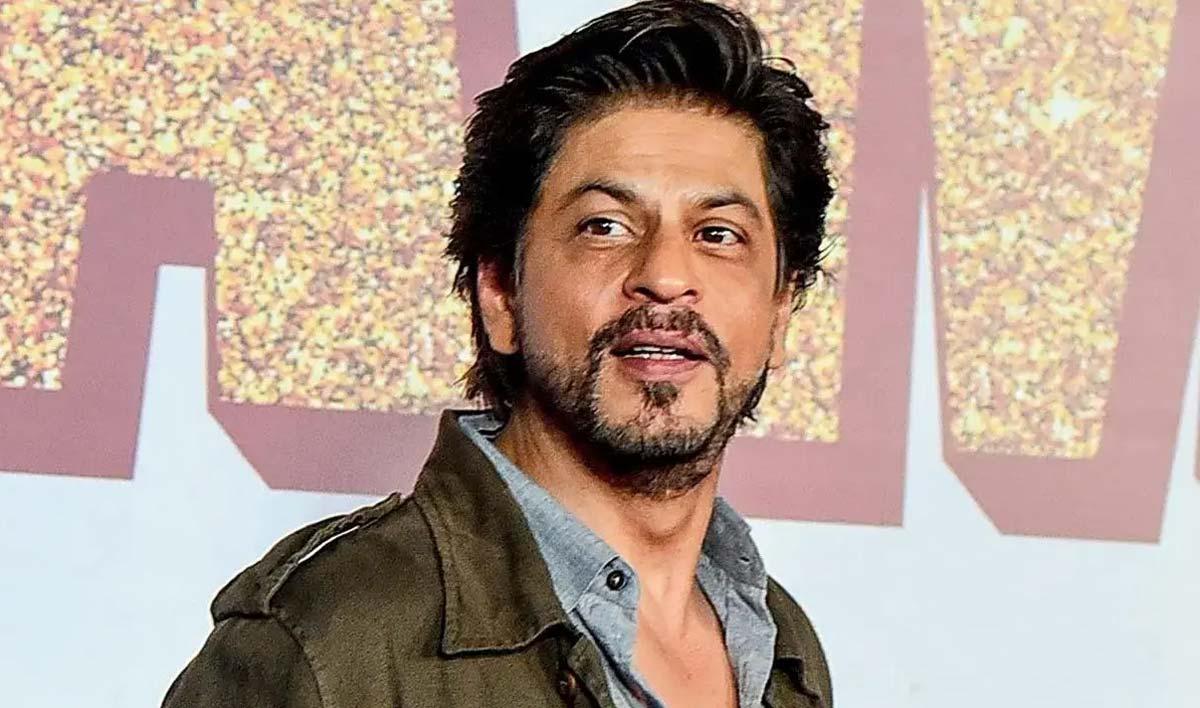 Shah Rukh Khan flying to Saudi