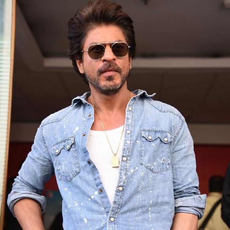 Shah Rukh reacts on Pathaan flop prediction