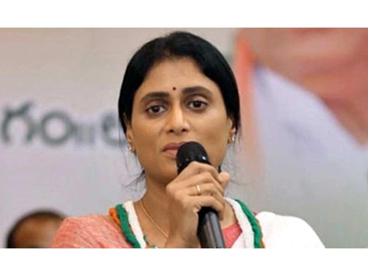 Sharmila getting exposed completely
