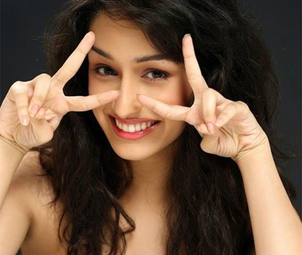 Star Lady Feared Of F-Shows