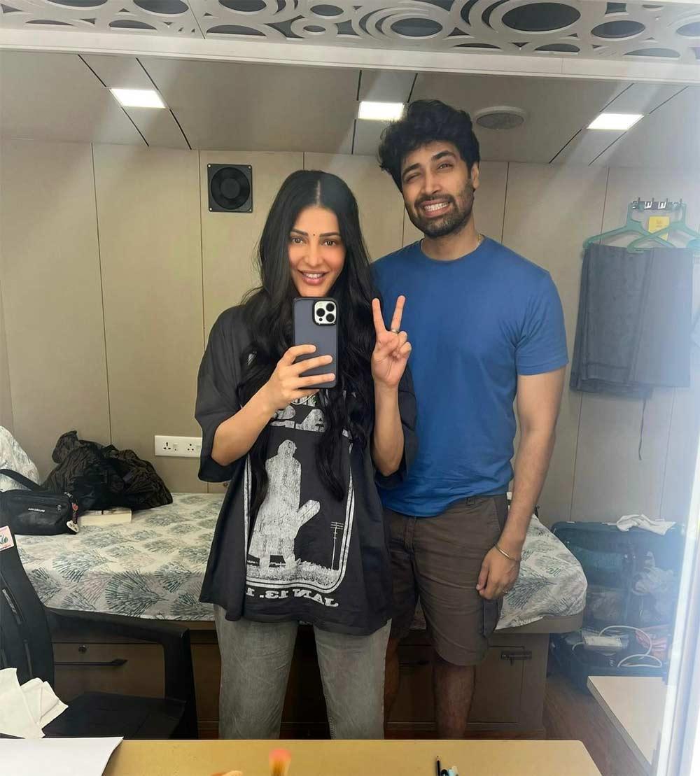 Shruti Haasan Joins The Shoot Of Adivi Sesh Dacoit