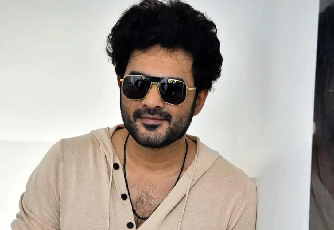 Siddhu Jonnalagadda busy in Maharashtra