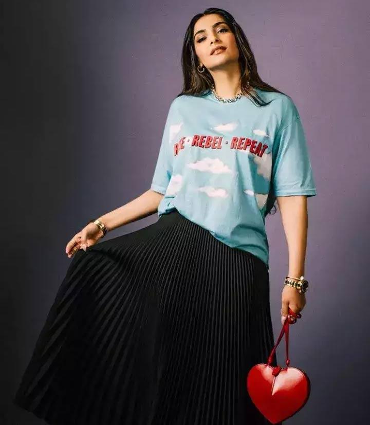 Mind Blowing Sonam in midi skirt