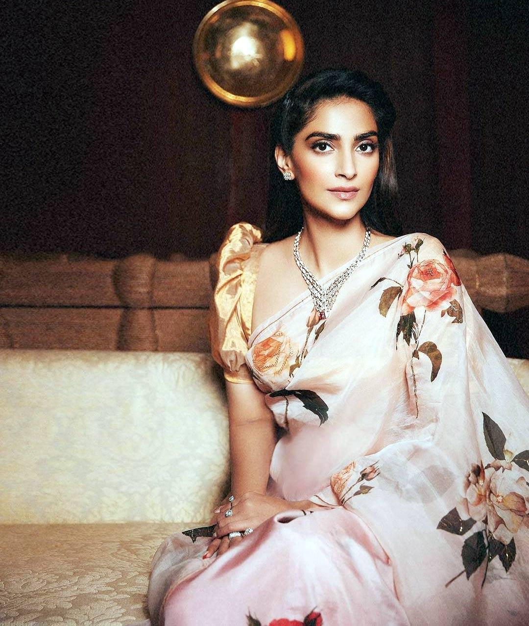 Sonam Kapoor mesmerises in pink saree