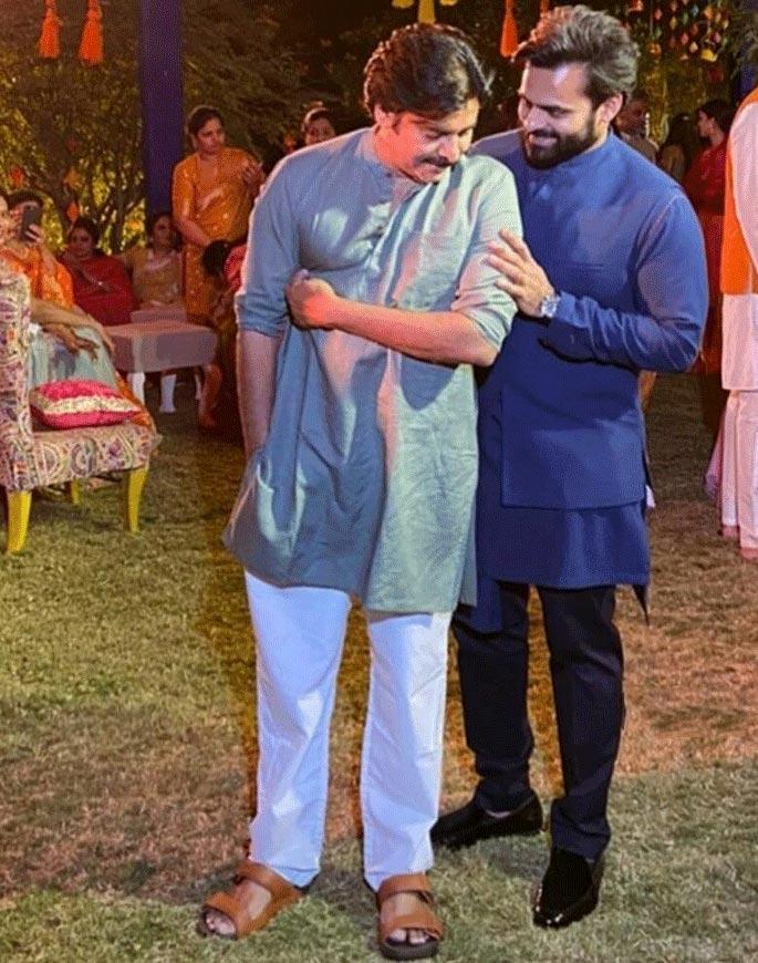 Pawan Kalyan, Sai Tej set for the special song