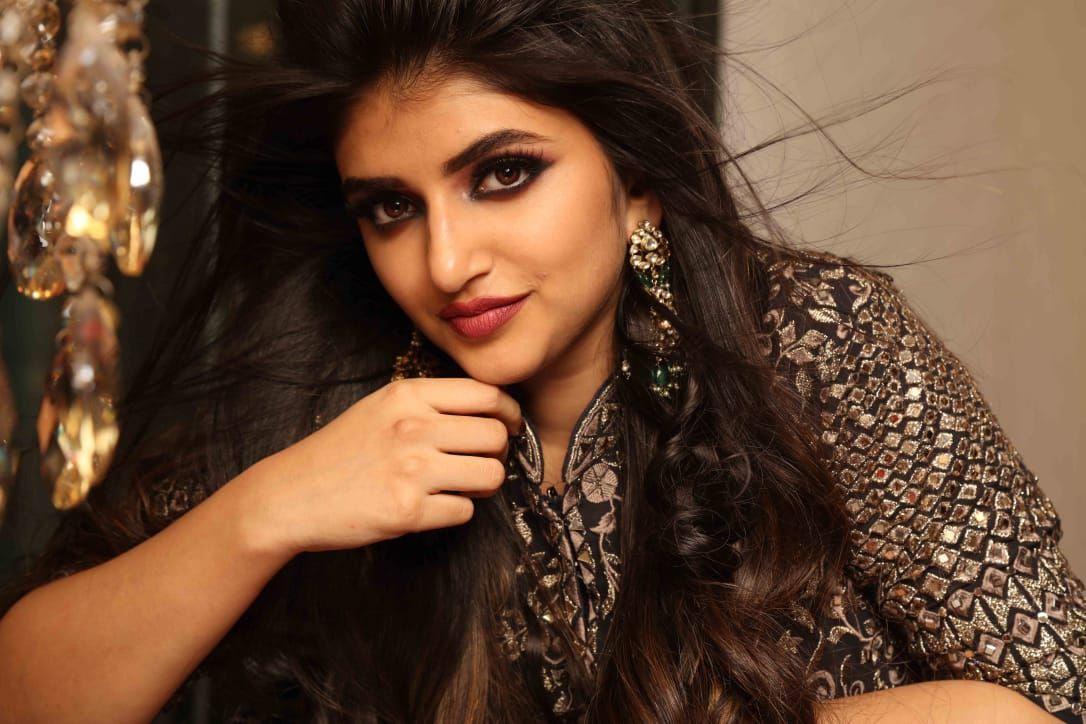 Sree Leela raves about Raviteja