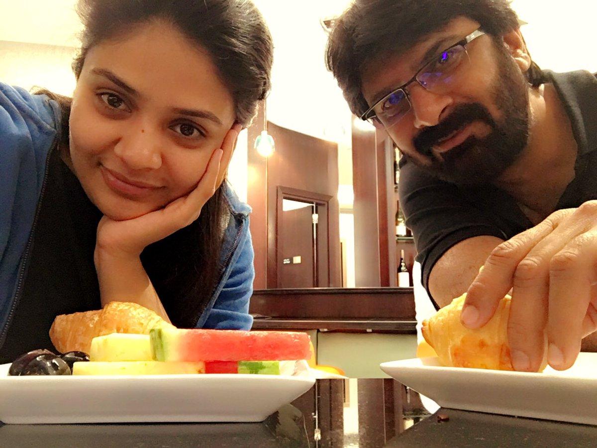 Sreemukhi B'day Wishes To Special Man