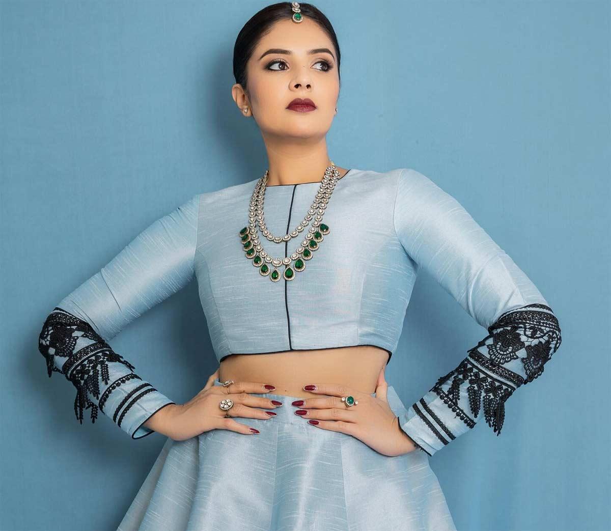 Sreemukhi In Allu Arjun, Atlee Prestigious Pan India Project