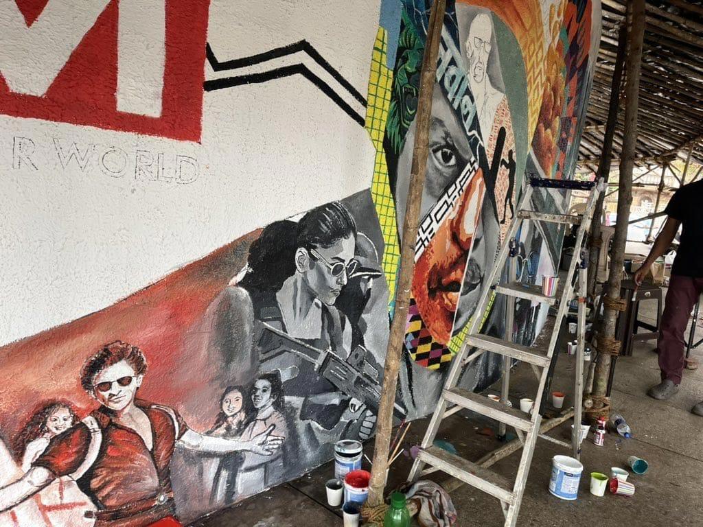 SRK Jawan wall art created in front of Mannat by Kanak Nanda