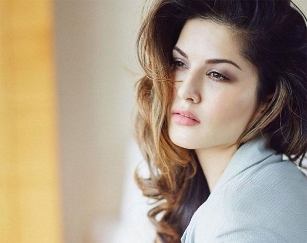 Sunny Leone, The Tragedy Queen