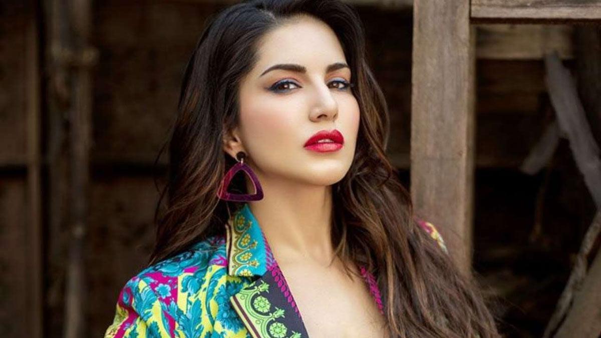 Restrictions On Sunny Leone, Fans Disappointed