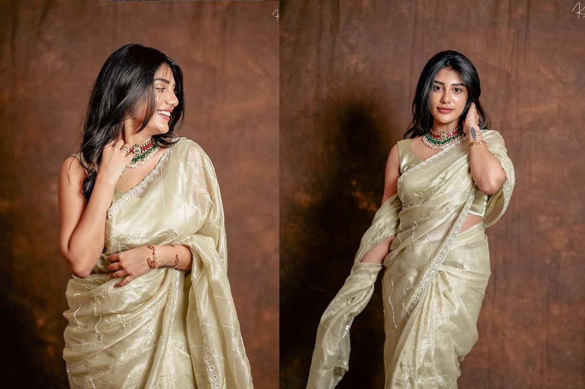 Supritha Naidu turns sensuous in saree