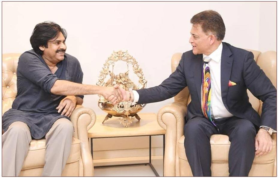London Mayor meets Pawan Kalyan and seeks his support