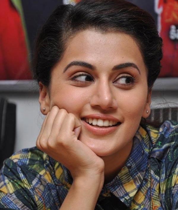 Taapsee Signs Telugu Horror Comedy!
