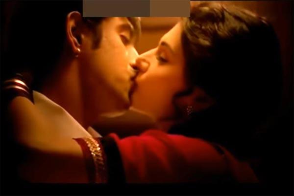 Taapsee Depends On Liplocks!