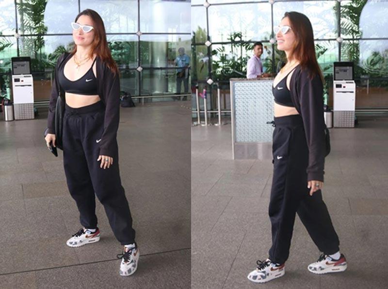 Tamannaah Dances To Kaavaalaa Song  At Mumbai Airport