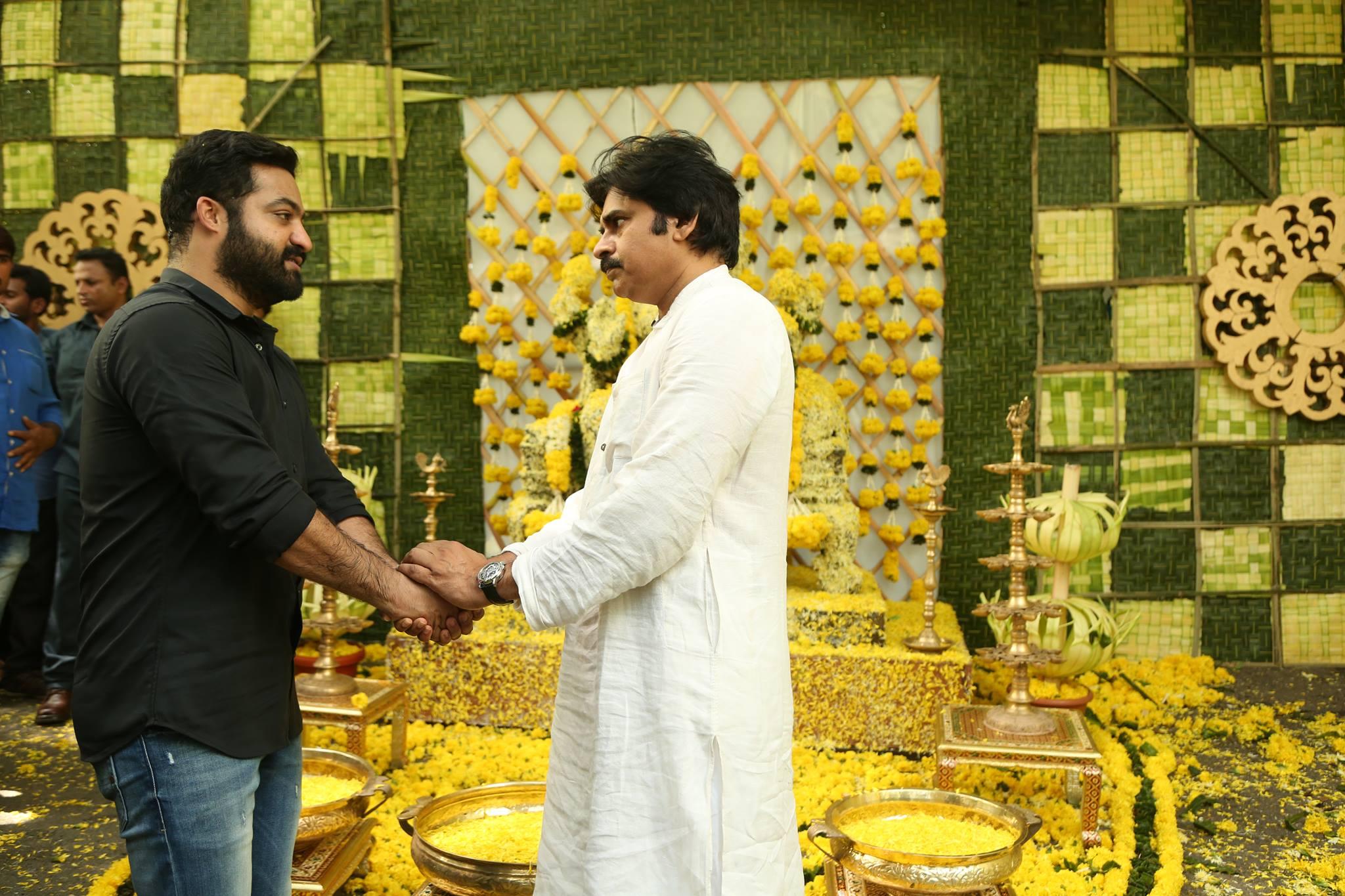 Talk: Tarak's Hug To Pawan