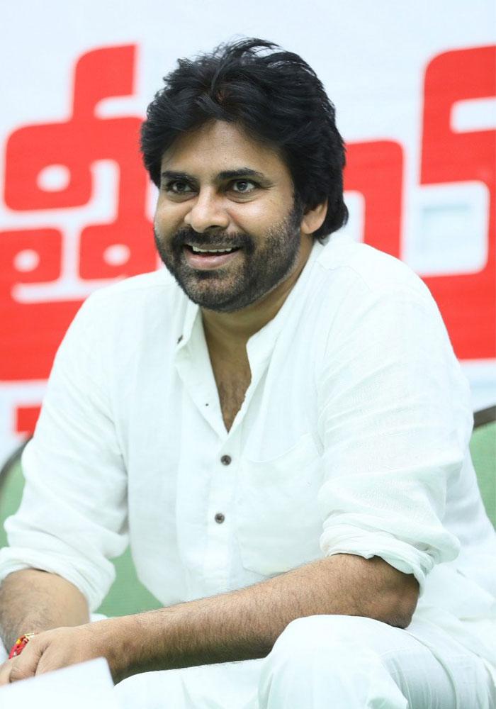 TDP &amp; YSRCP Media Enormous Help to Pawan