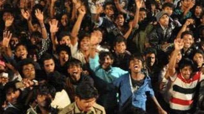 Paid Audience Cheering, Cheap Strategy!