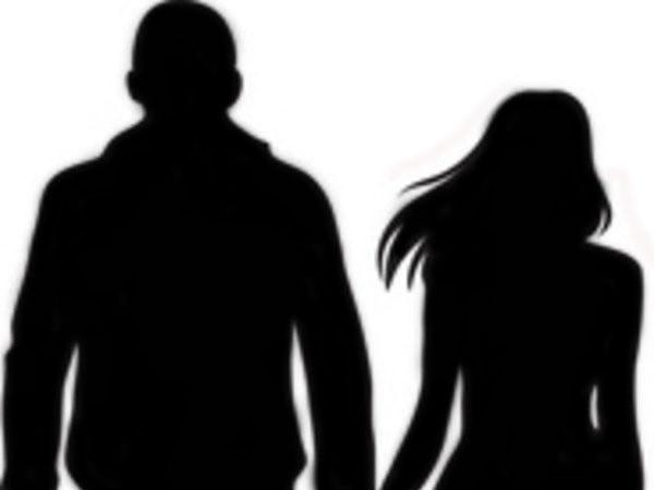 Fresh Heroine Affair With Divorced Director!