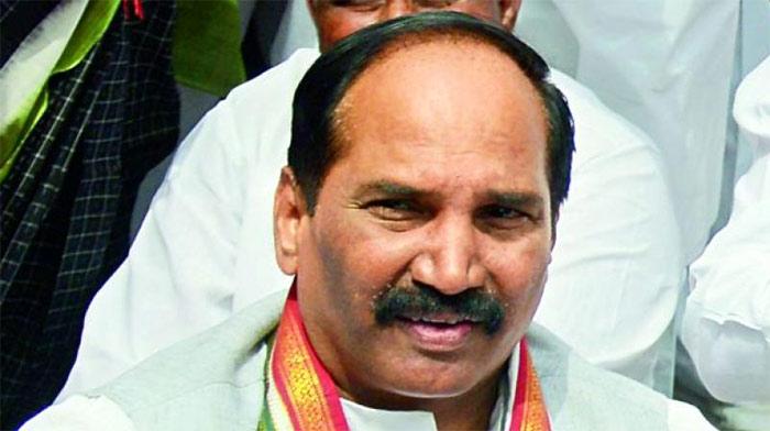 KCR is shedding people's blood to shield sand mafia: Uttam