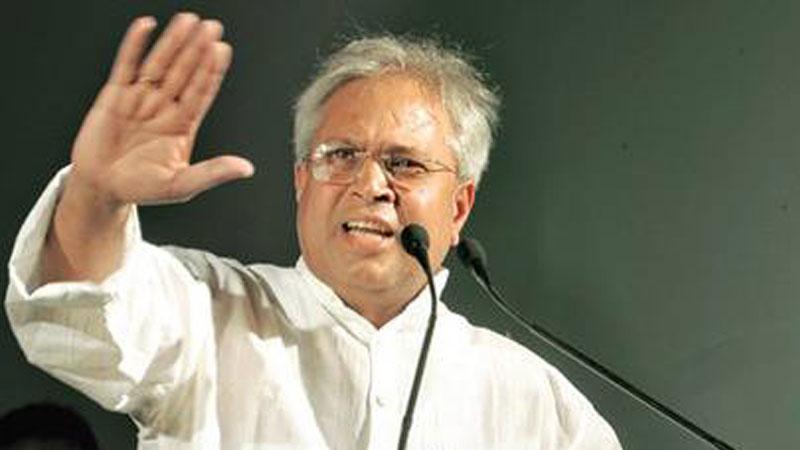 Undavalli Fitting Retort to Chiru Detractors