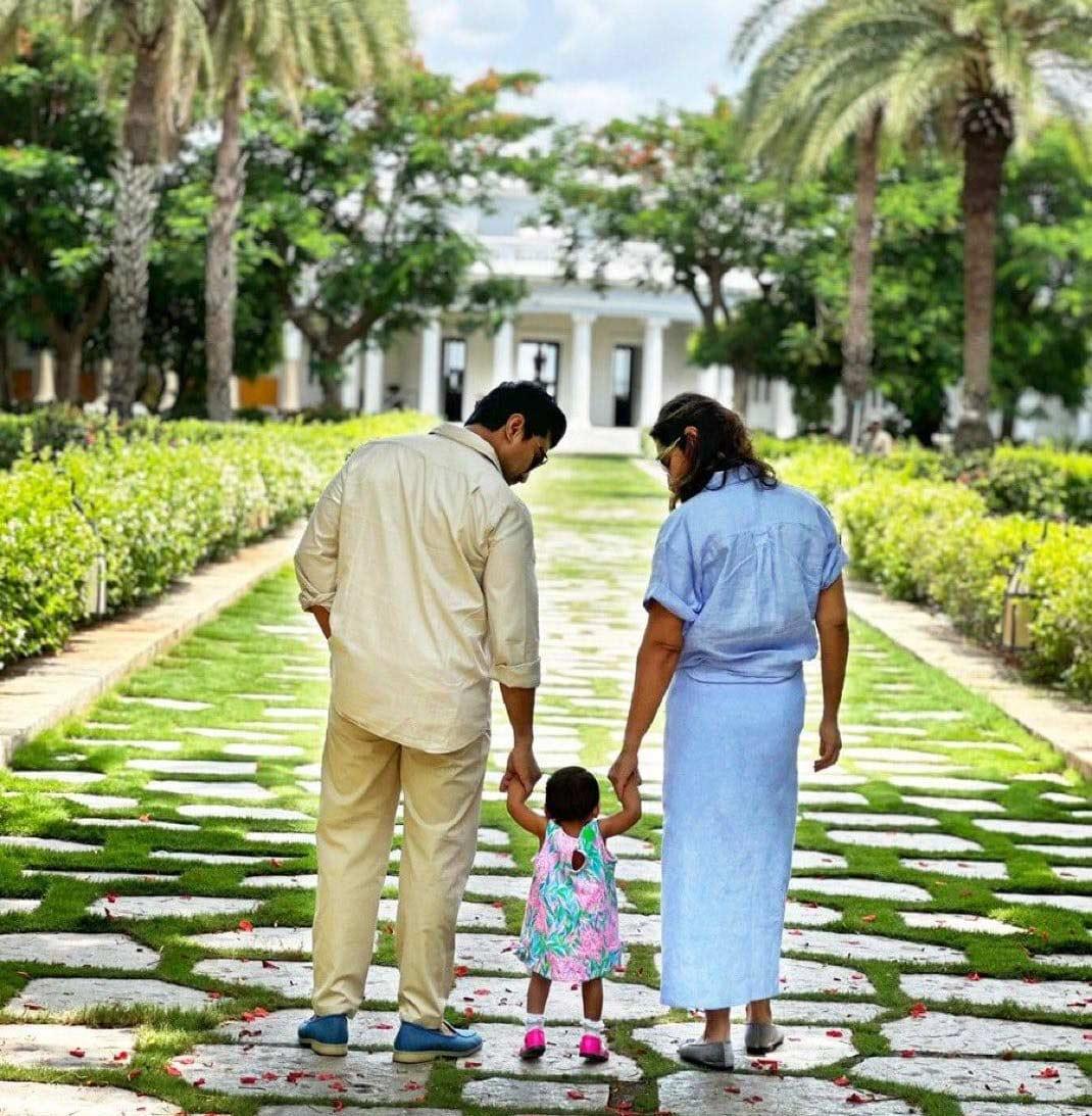Upasana shares a memorable anniversary pic with Ram Charan