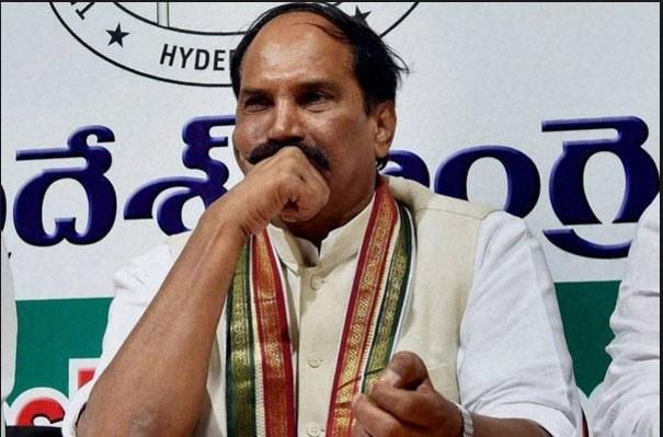 Uttam leads siege of Secretariat by Congress workers