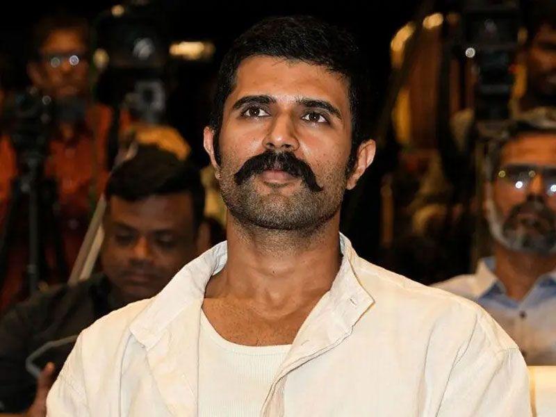 Vijay Devarakonda hails Irumudi
