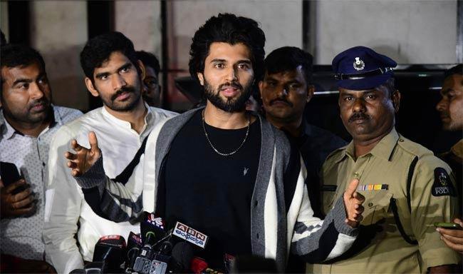 Vijay Deverakonda Questioned For 12 Hours By ED