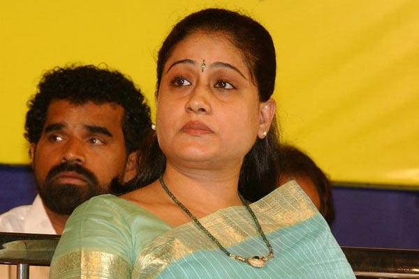 Vijayashanti Turns Extremely Emotional