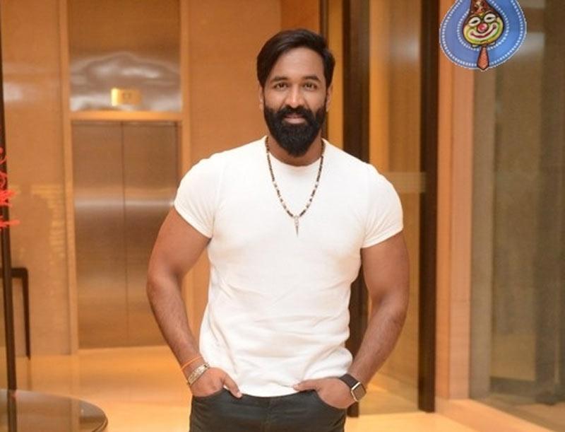 Vishnu Manchu removes beard to control daughters