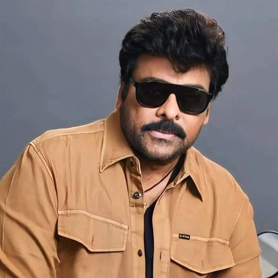 Anal Arasu for Vishwambhara mega explosion