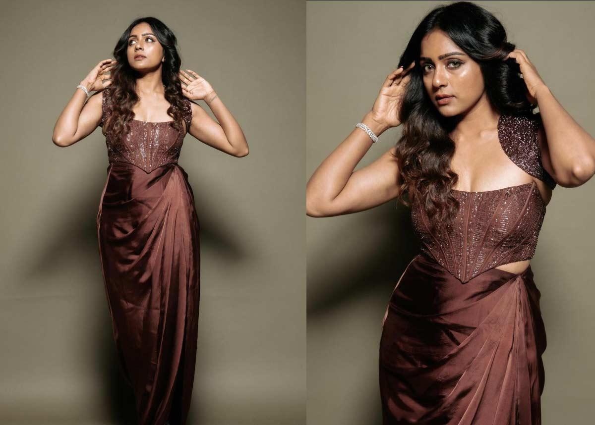 Vithika Sheru sizzles in chocolate midi