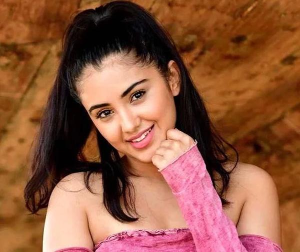 Hot Actress Internship Under Criminal Lawyer