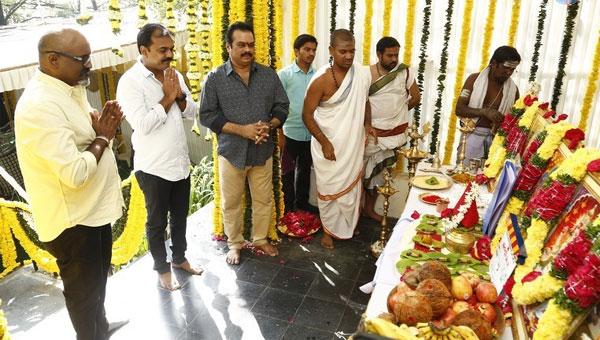 Reason for Mahesh's Absence!
