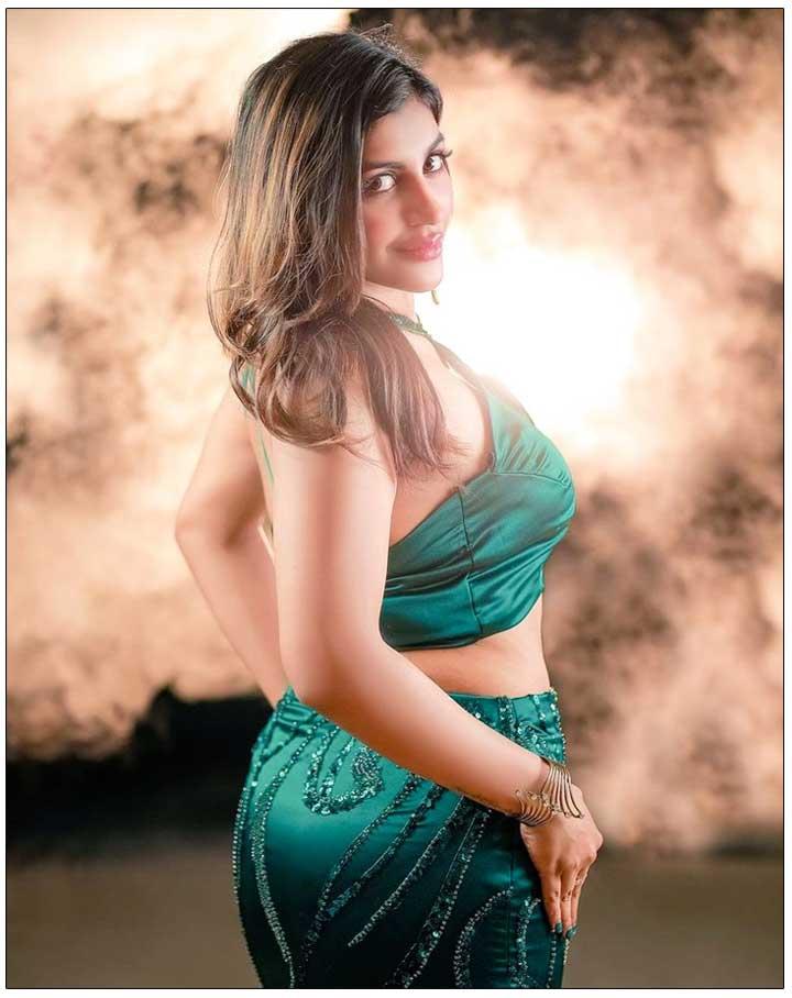 Yashika Aannand special in Double iSmart