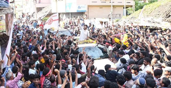 YS Jagan King! But Pawan Maha Veerudu!