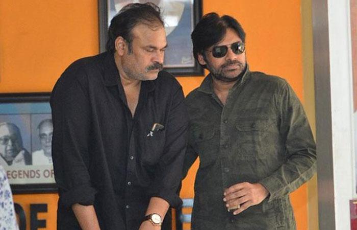 YS Jagan Online Media in Shock with Pawan, Nagababu