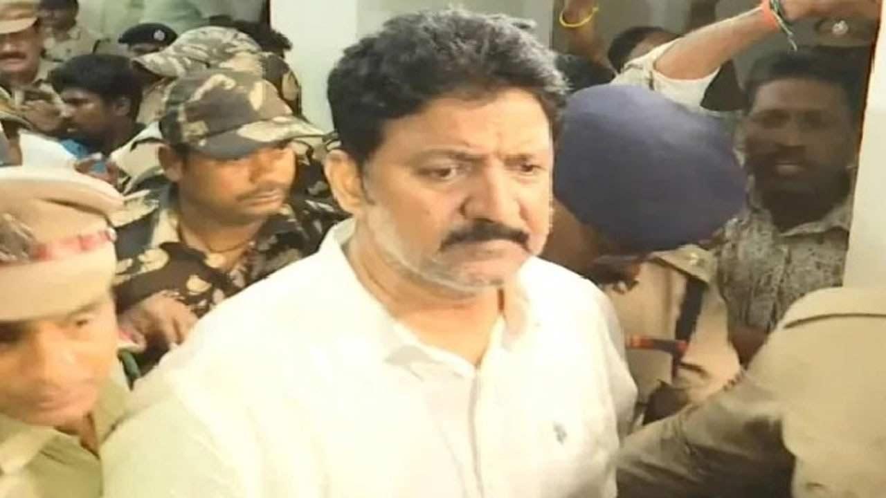 2 more cases against ex-MLA Vallabhaneni Vamsi 