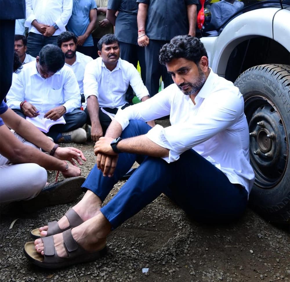 After Chandrababu Arrest YSRCP Eye on Lokesh