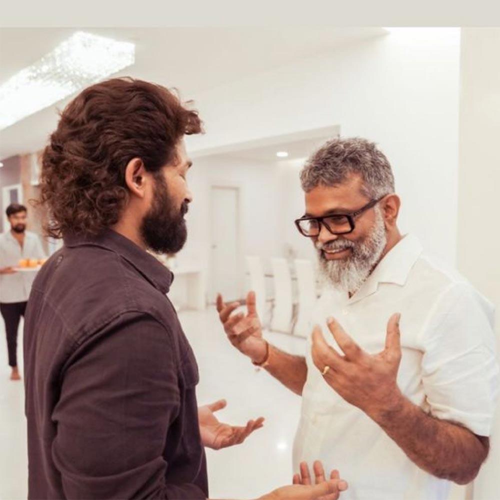 Allu Arjun Interacting With Media