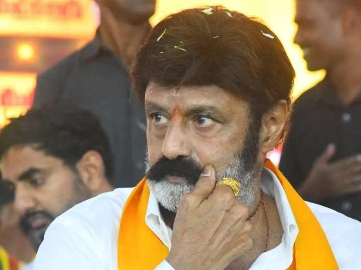 Balayya fires on Komaravolu villagers